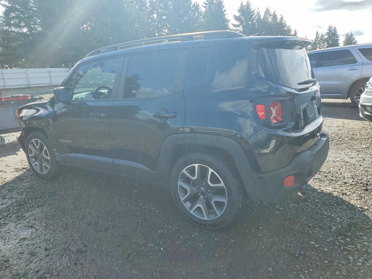 2018 Jeep Renegade - Image 2