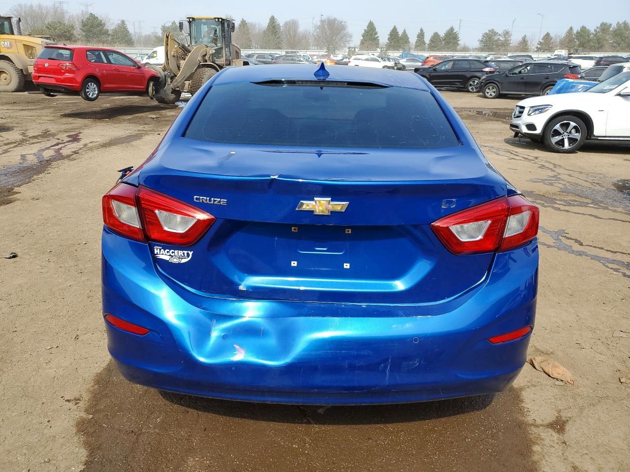 2018 Chevrolet Cruze Lt - Image 6