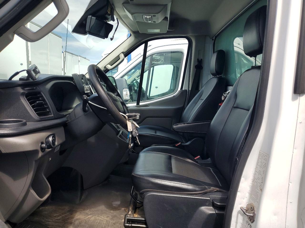 2020 Ford Transit Delivery Truck - Фото 7