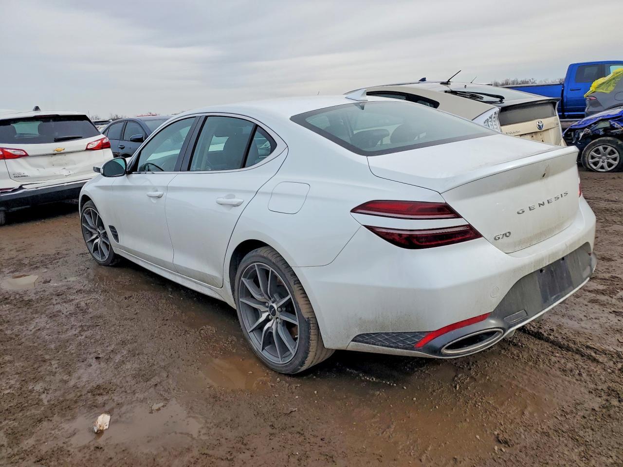 2025 Genesis G70 2.5T Standard - Image 2