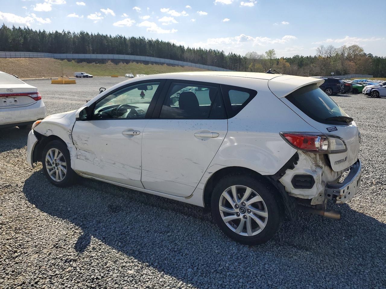 2013 Mazda 3 I - Image 2