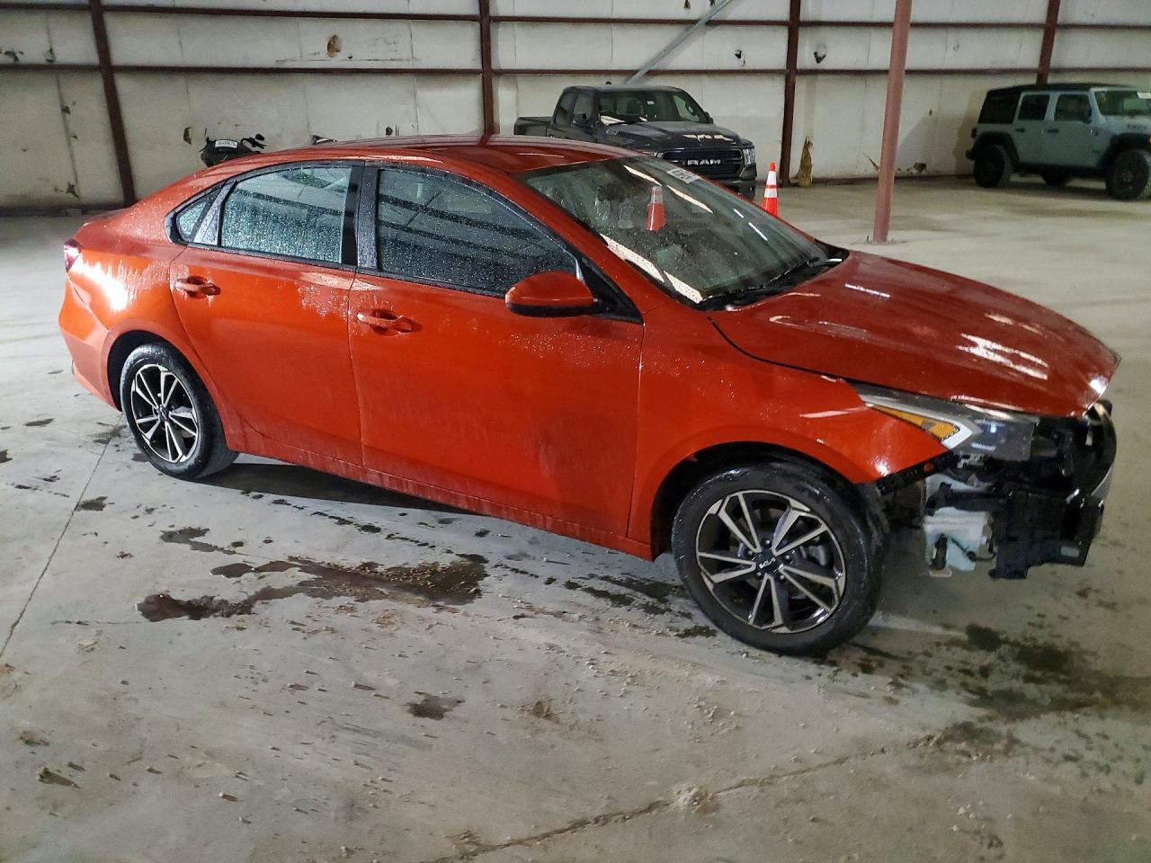 2023 Kia Forte Lxs - Image 4