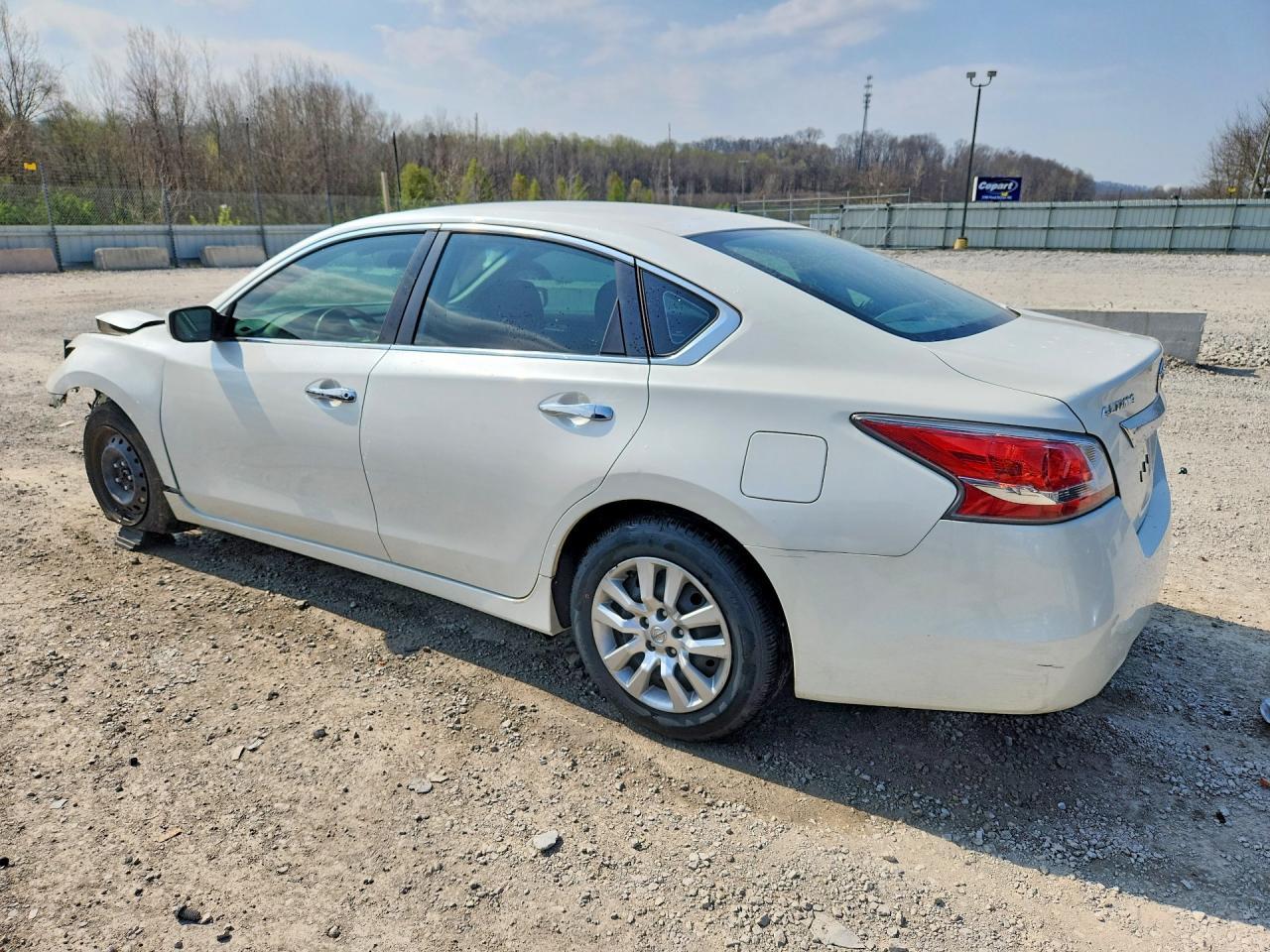 2014 Nissan Altima 2.5 S - Image 2