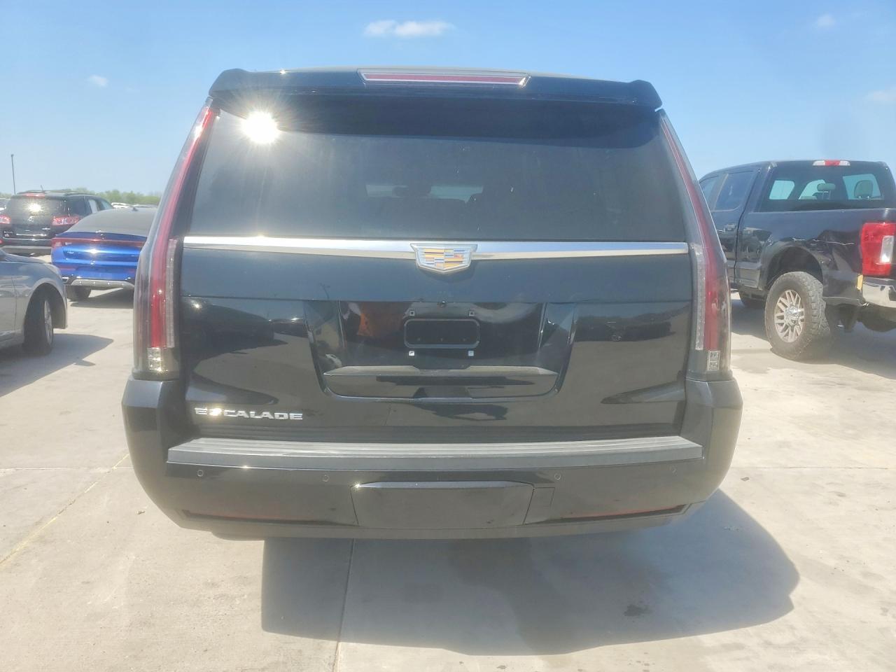 2016 Cadillac Escalade Esv Luxury - Image 6