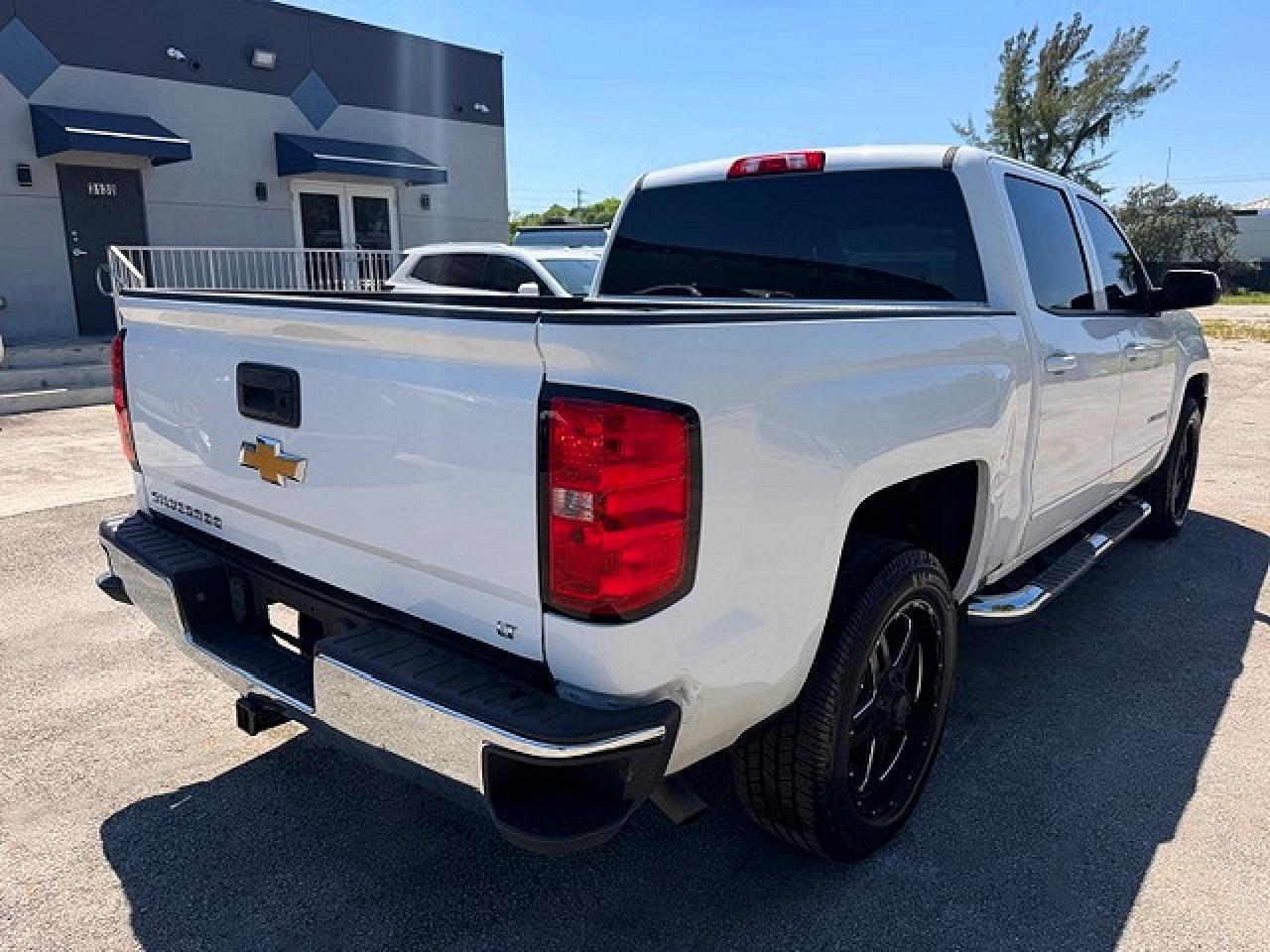 2018 Chevrolet Silverado C1500 Lt - Image 3