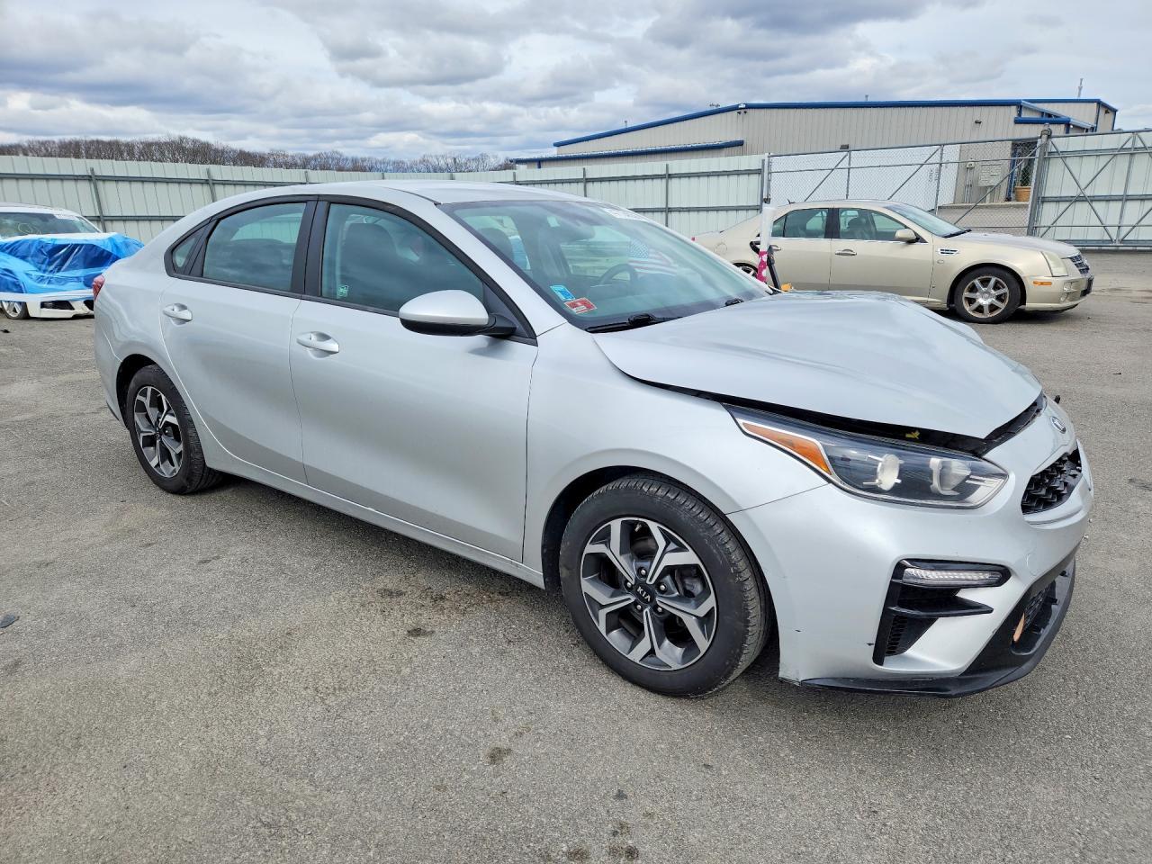 2021 Kia Forte Lxs - Image 4