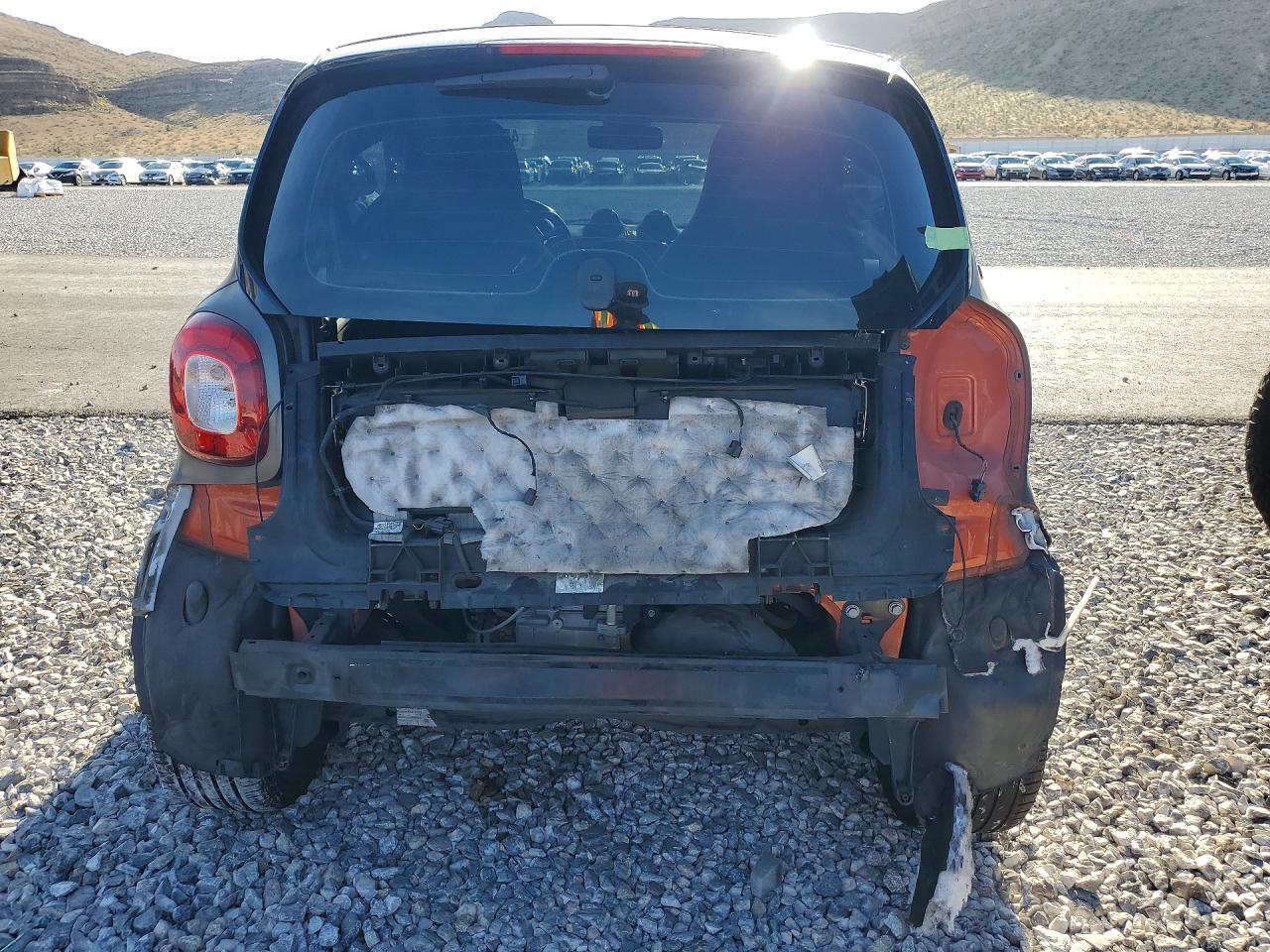 2017 Smart Fortwo - Image 6