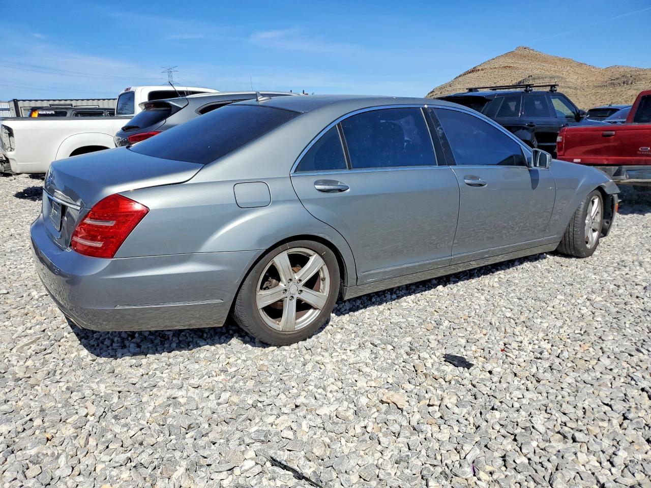 2010 Mercedes-Benz S 550 - Фото 3