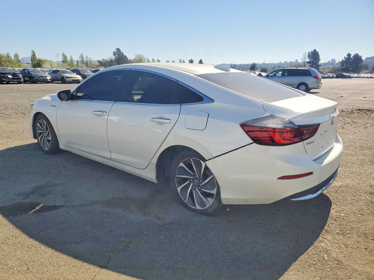 2019 Honda Insight Touring - Фото 2