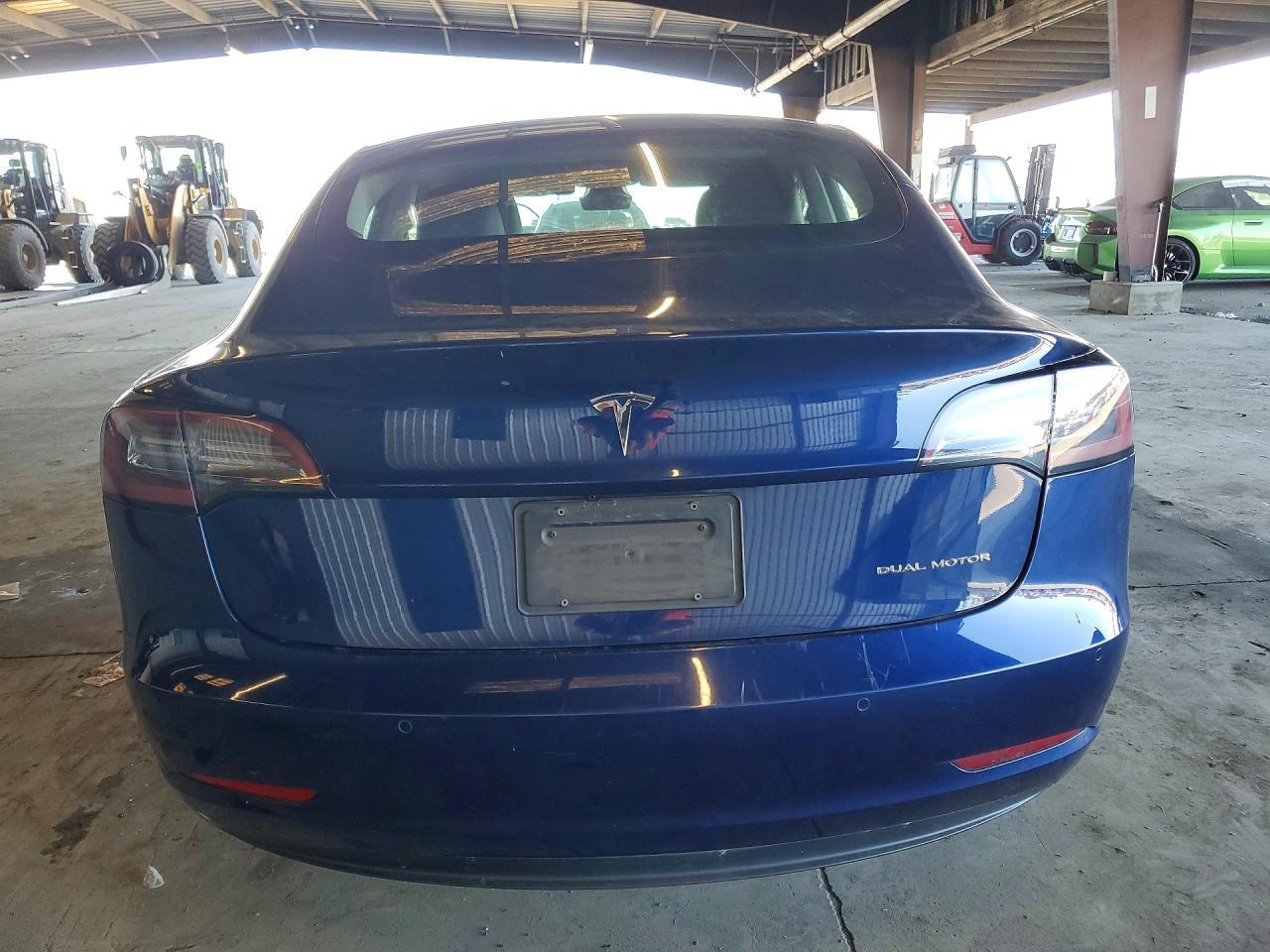 2022 Tesla Model 3 - Image 6