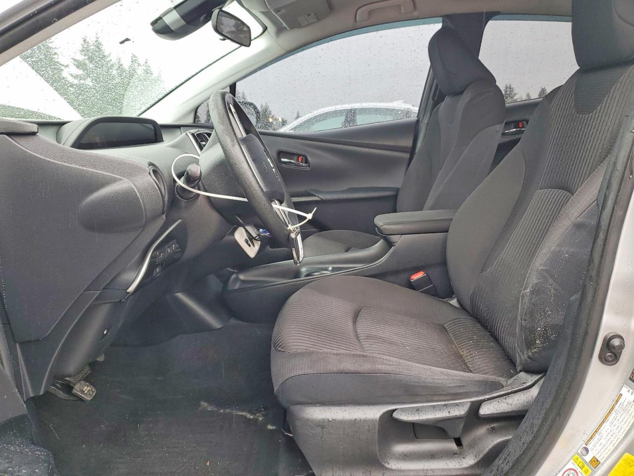 2017 Toyota Prius Two - Фото 7