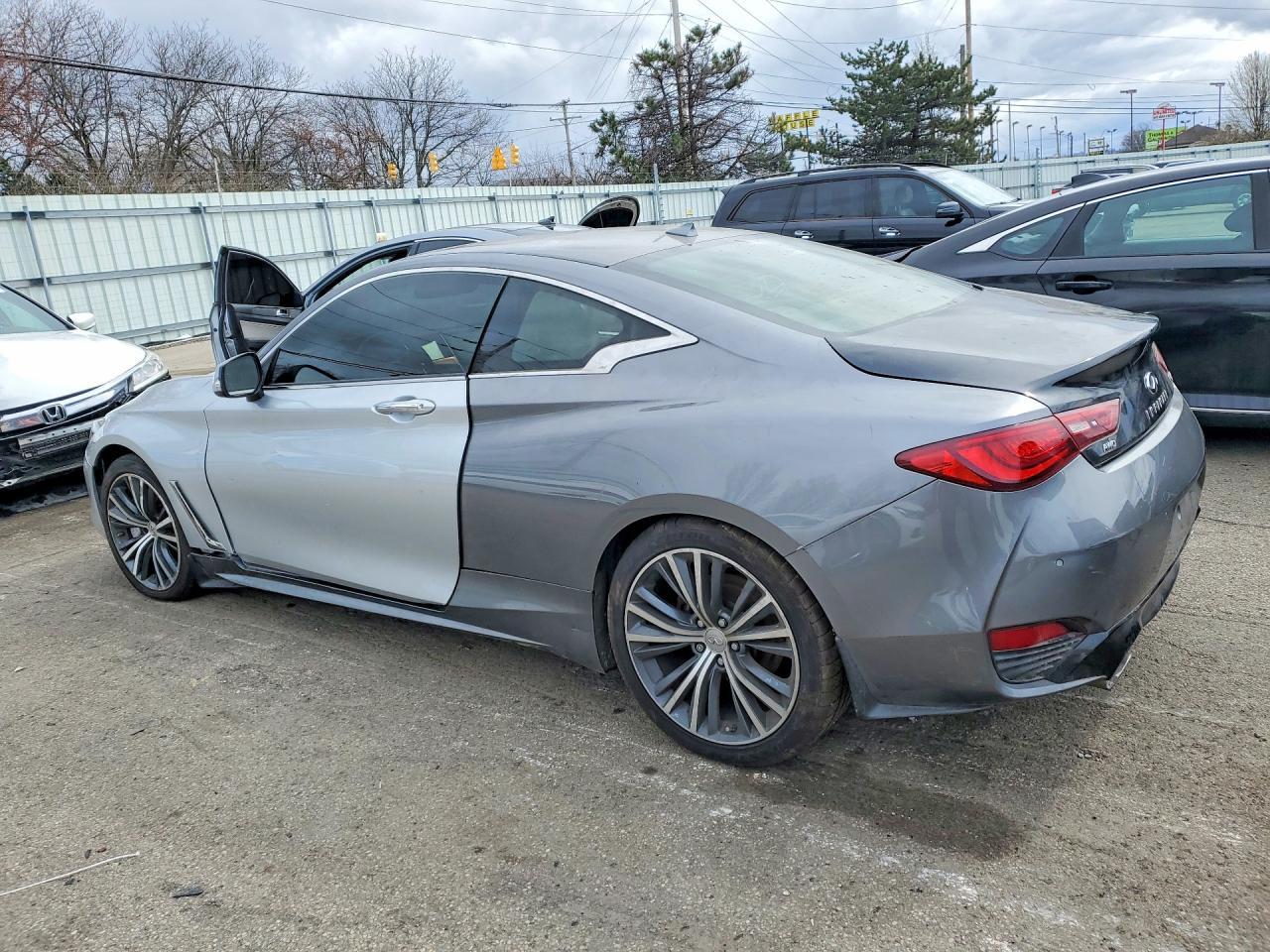 2017 Infiniti Q60 3.0T Premium - Фото 2