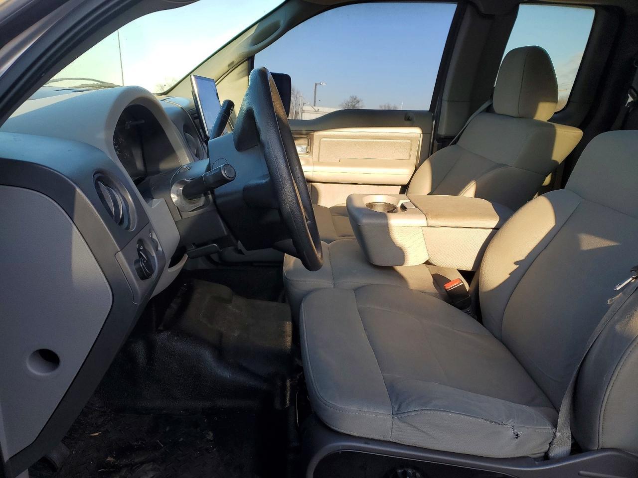 2008 Ford F150 - Image 7