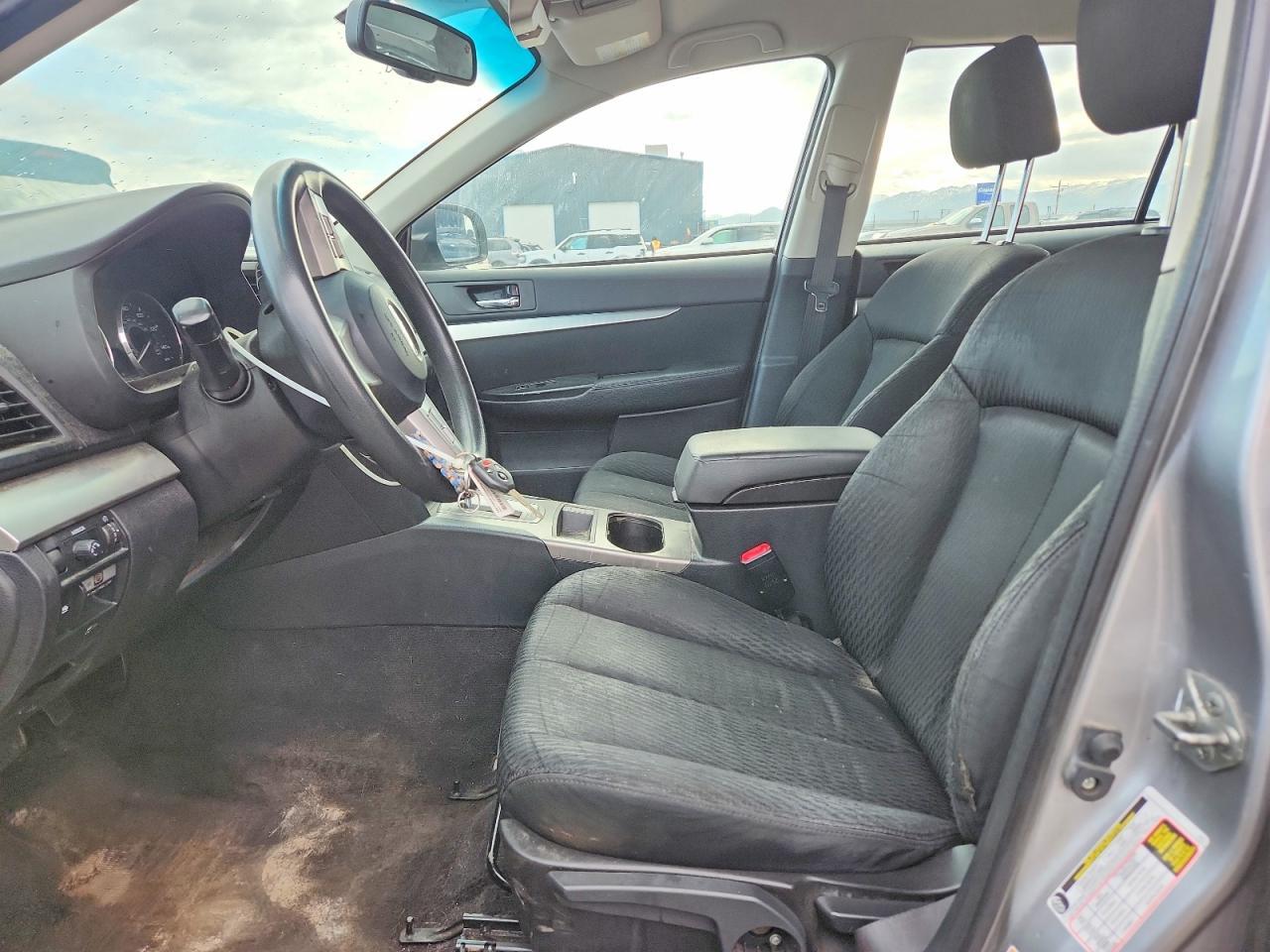 2010 Subaru Outback 2.5I - Фото 7