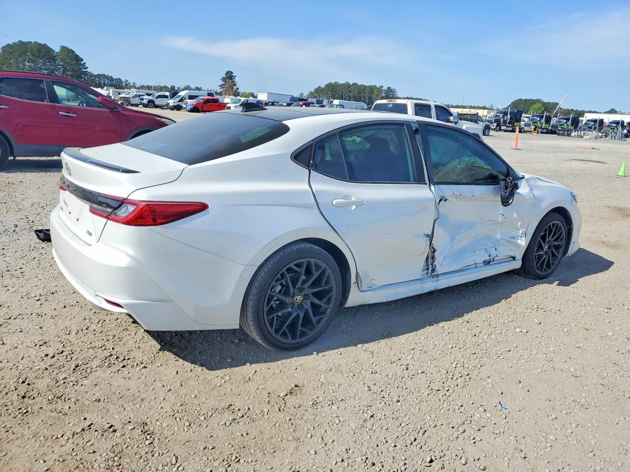 2026 Toyota Camry Xse - Фото 3