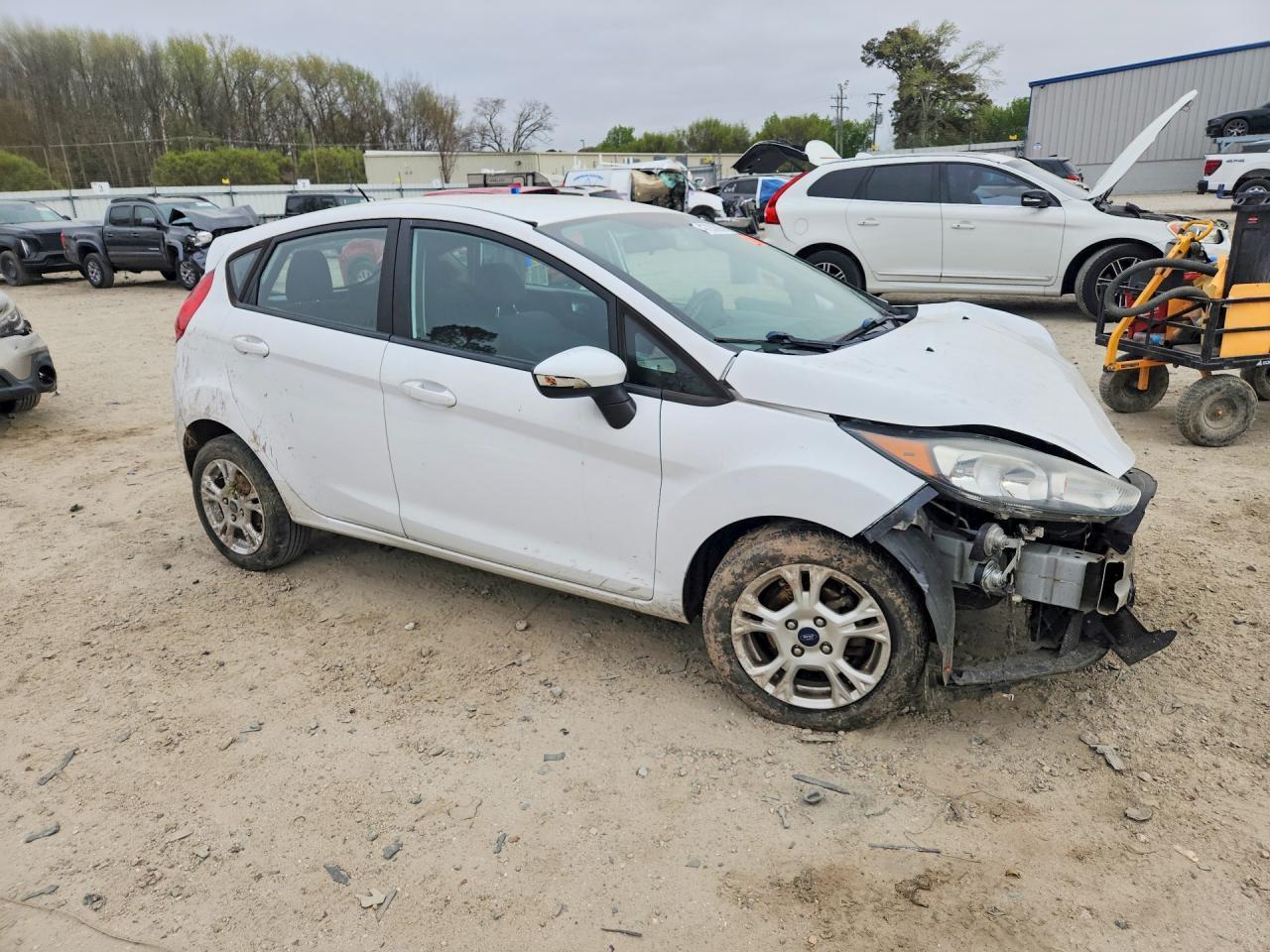 2016 Ford Fiesta Se - Фото 4
