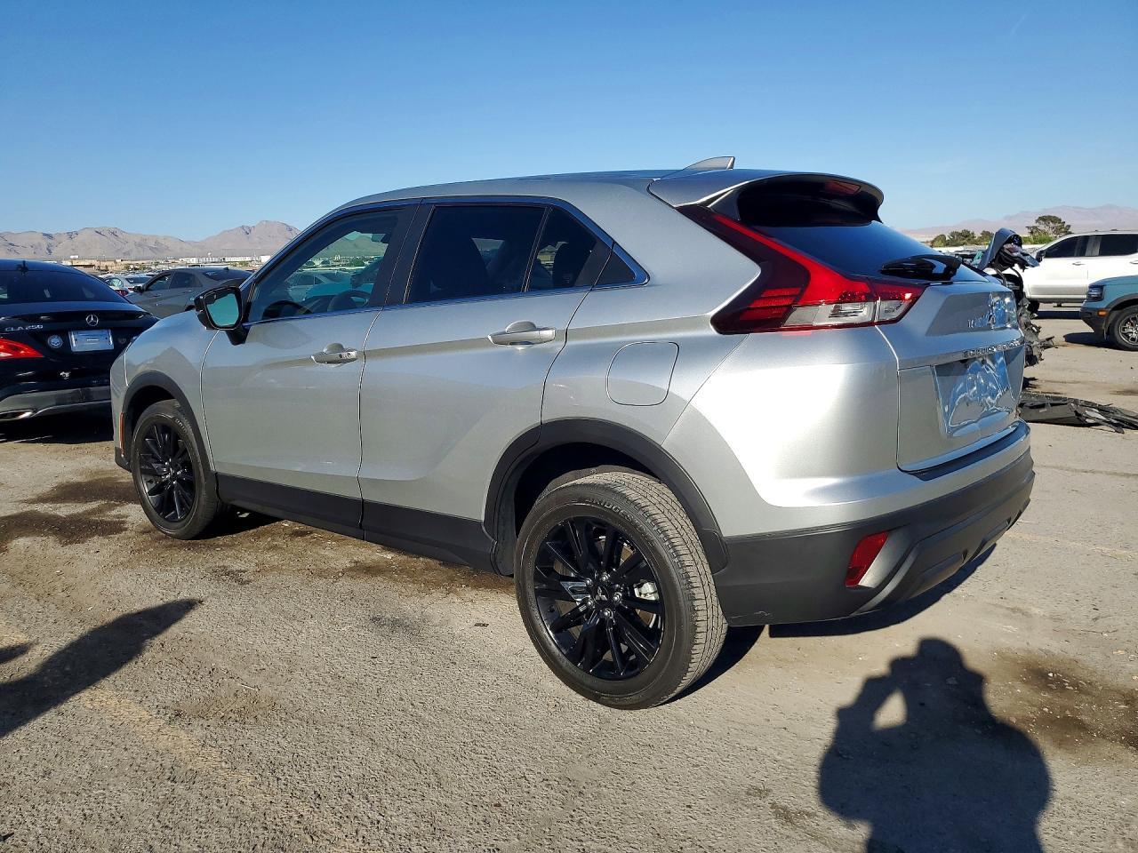 2025 Mitsubishi Eclipse Cross Le - Image 2