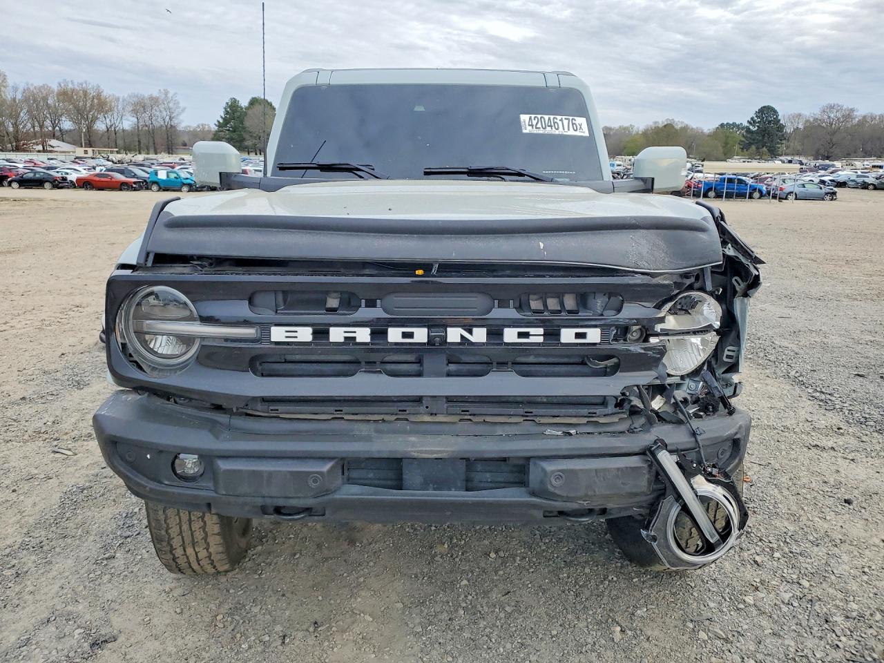 2024 Ford Bronco Outer Banks - Image 5