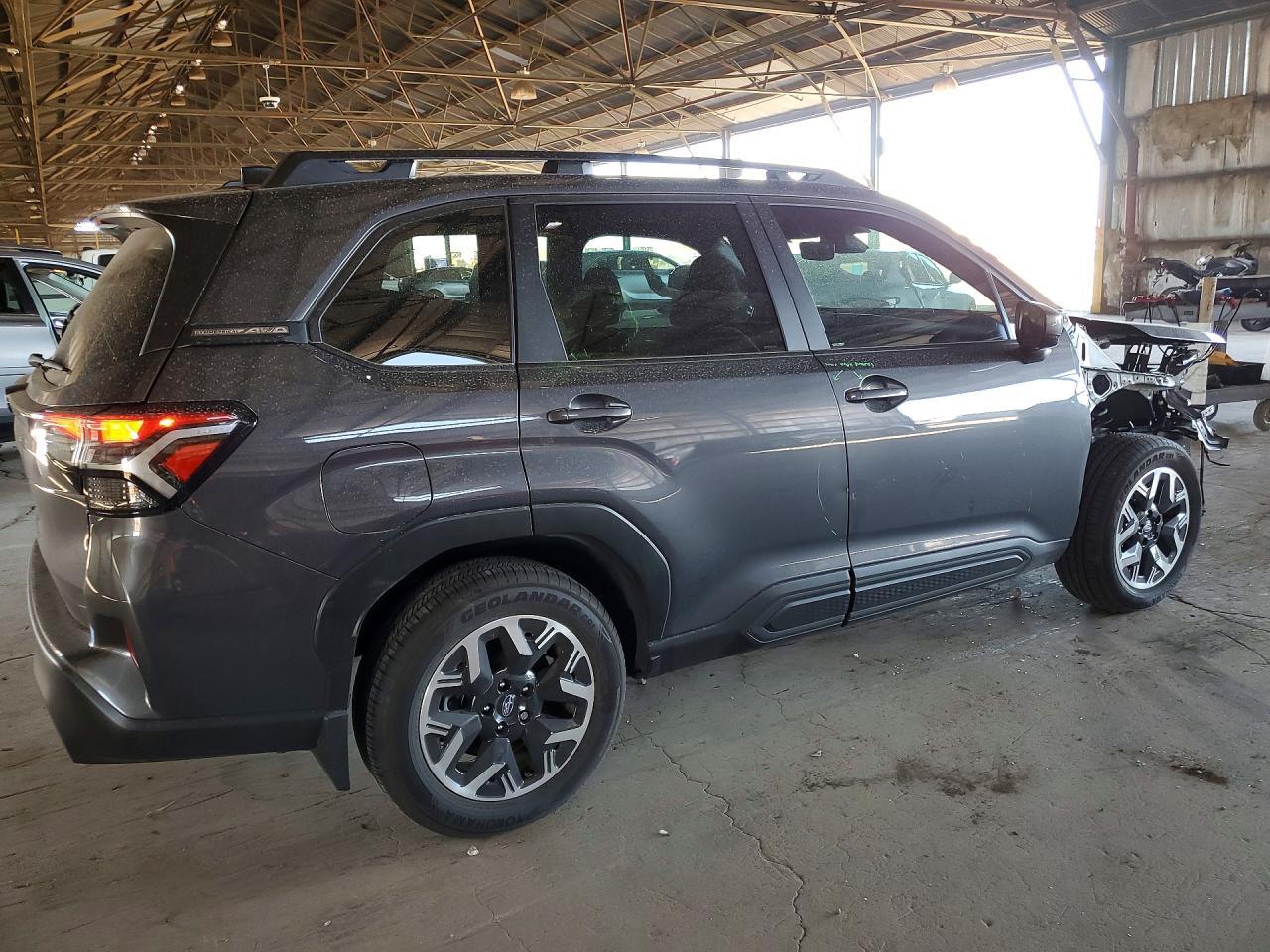 2025 Subaru Forester Premium - Фото 3