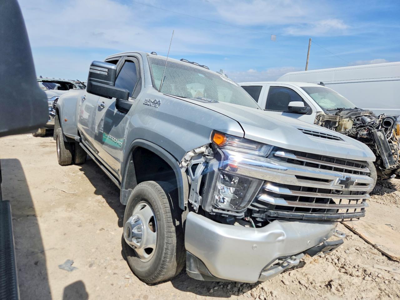 2022 Chevrolet Silverado K3500 High Country - Image 4