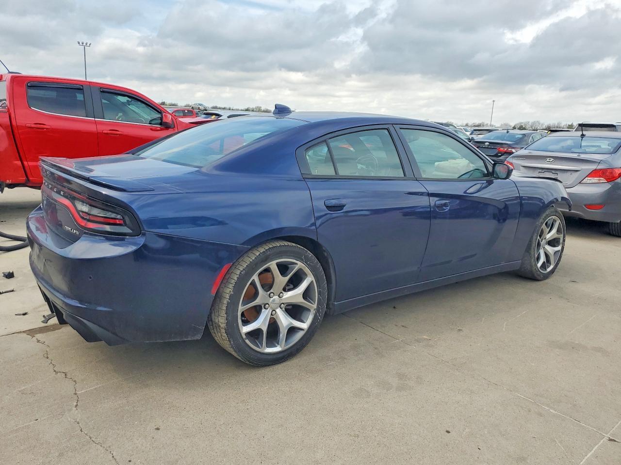 2015 Dodge Charger Sxt - Фото 3