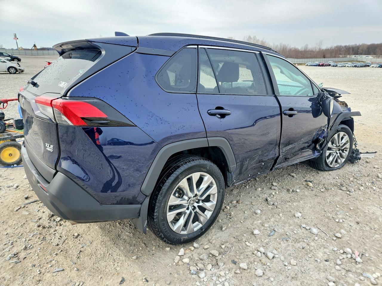 2024 Toyota Rav4 Xle Premium - Фото 3