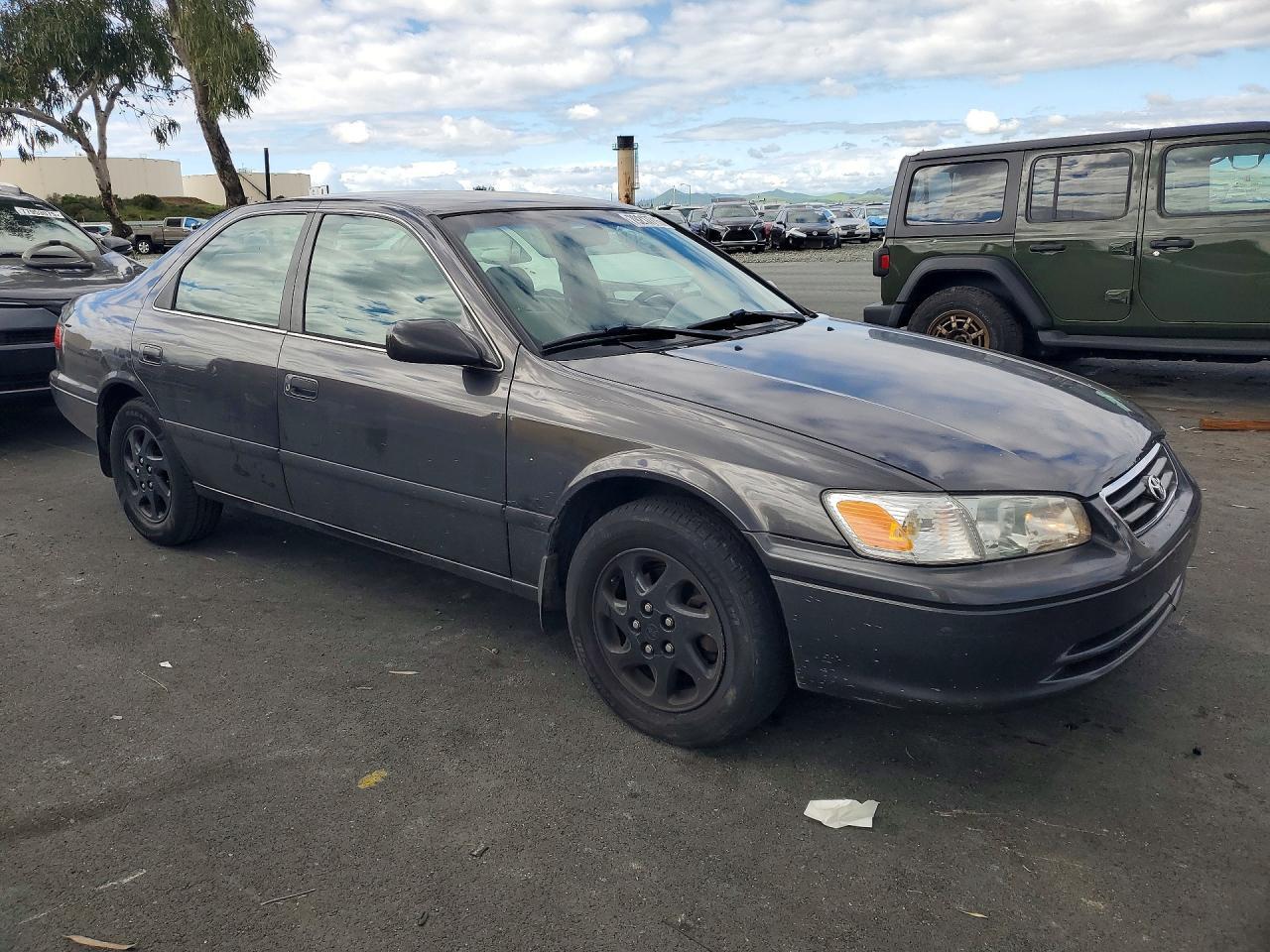 2001 Toyota Camry Le V6 - Image 4