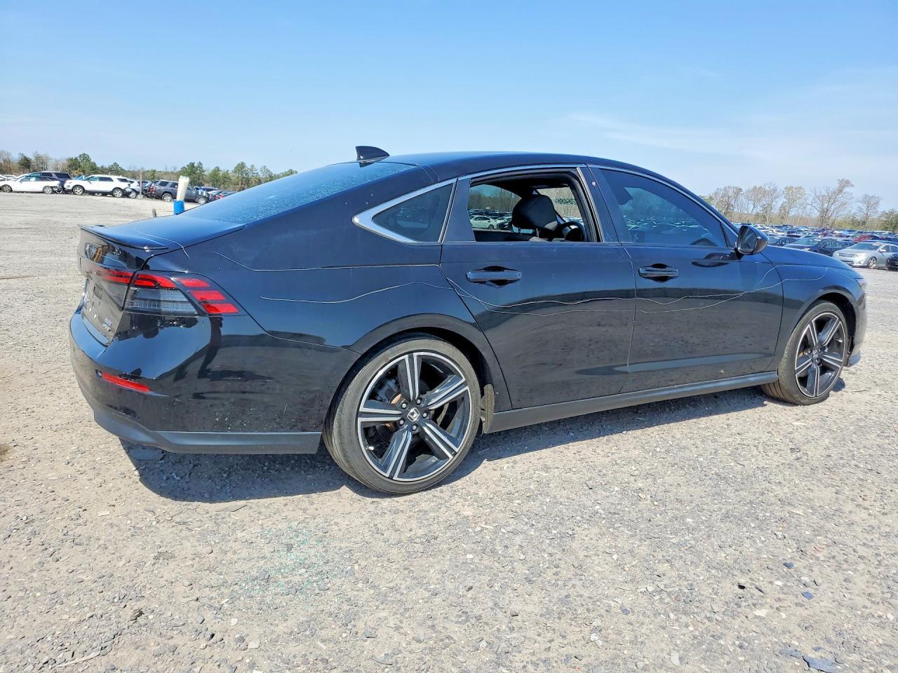 2023 Honda Accord Hybrid Sport - Image 3