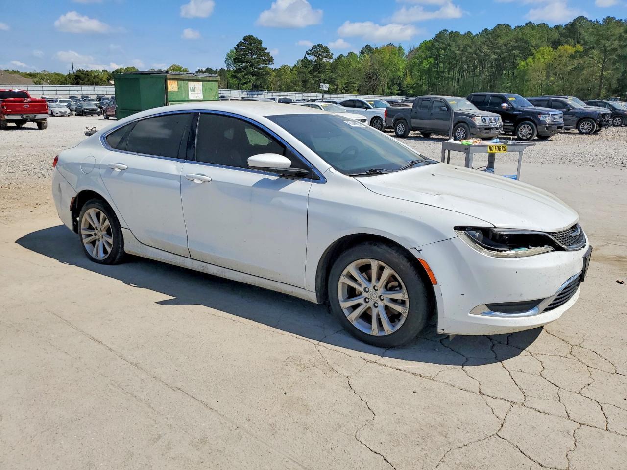 2015 Chrysler 200 Limited - Image 4