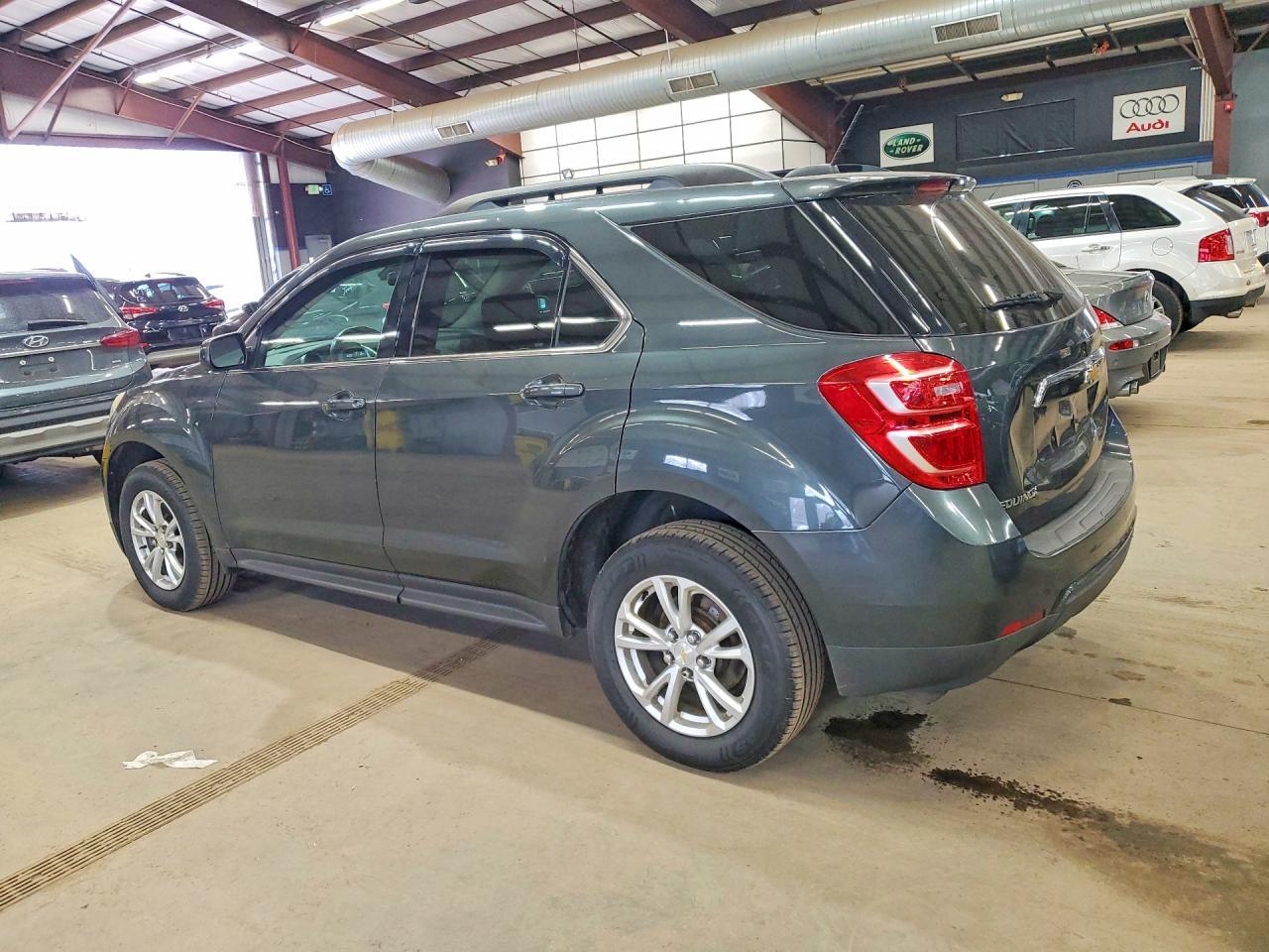 2017 Chevrolet Equinox Lt - Image 2