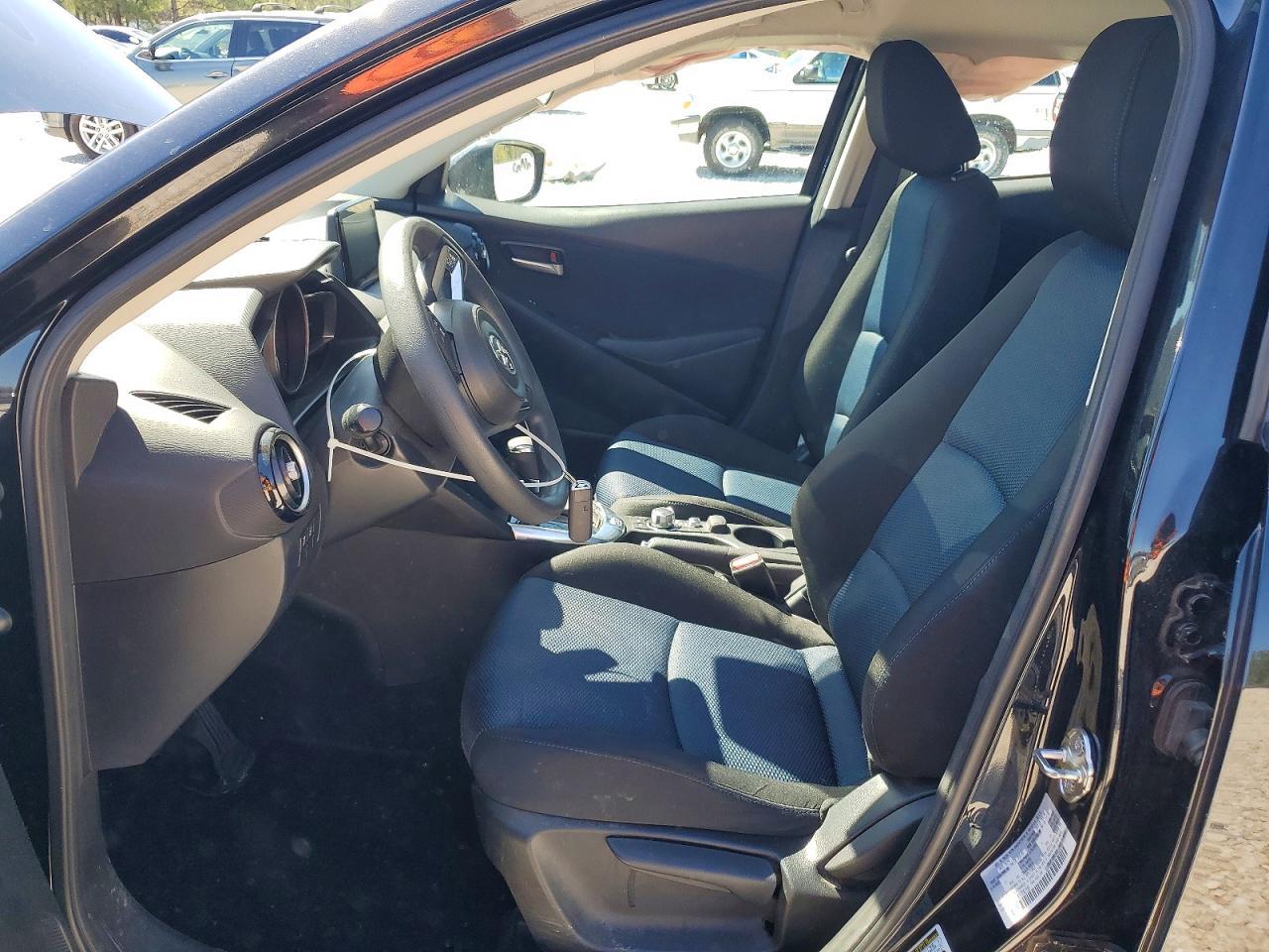 2020 Toyota Yaris Hatchback Le - Image 7