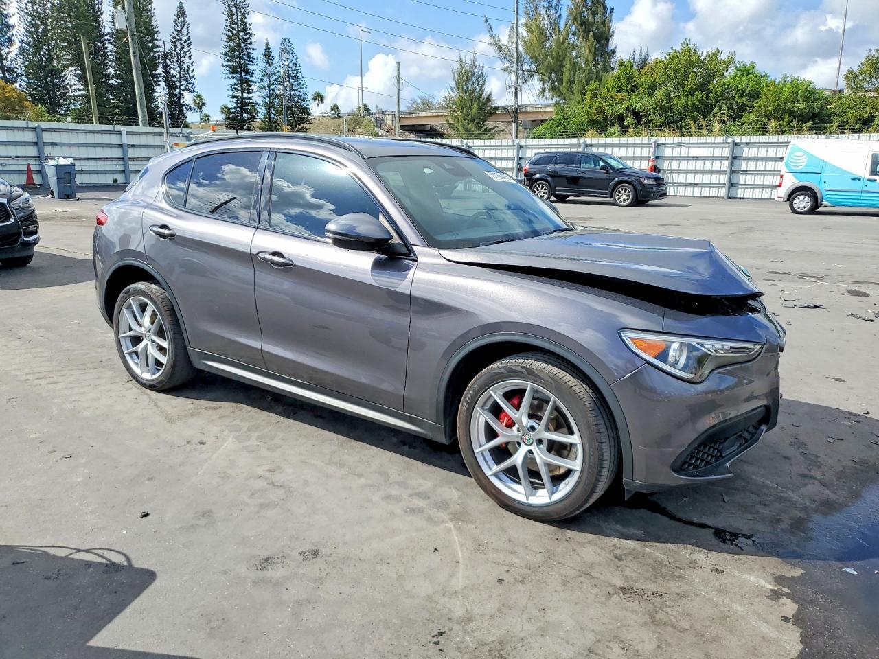 2019 Alfa Romeo Stelvio Ti - Фото 4