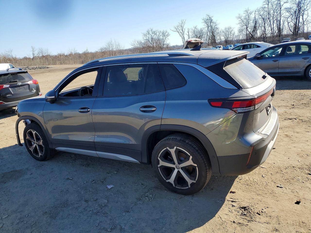 2025 Volkswagen Tiguan Se - Фото 2