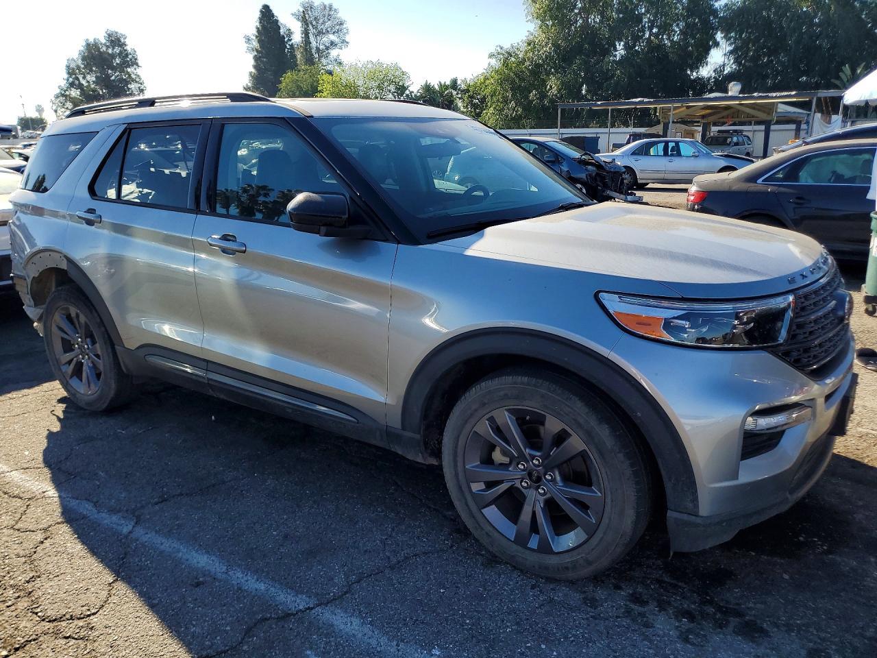 2023 Ford Explorer Xlt - Фото 4
