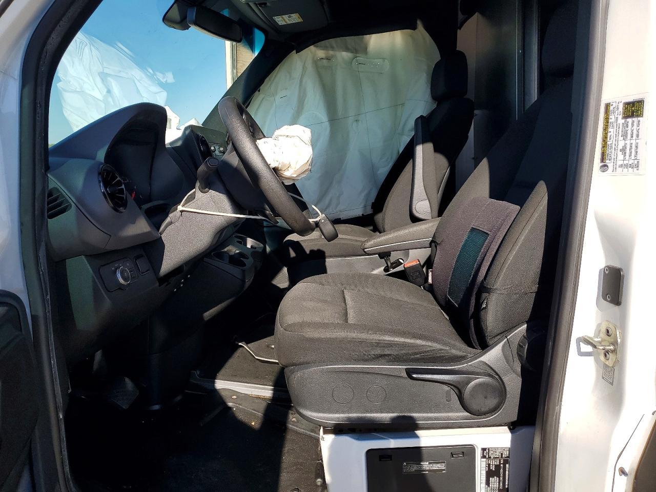 2022 Mercedes-Benz Sprinter 2500 - Image 7