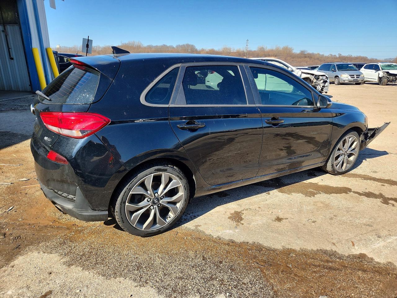 2019 Hyundai Elantra Gt N Line - Image 3