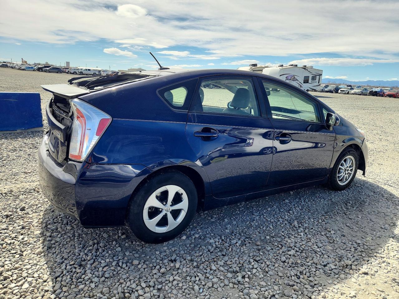 2015 Toyota Prius Four - Image 3