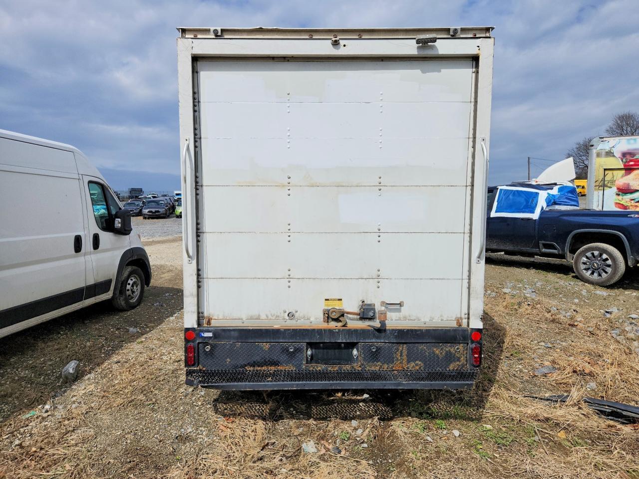 2019 Chevrolet Express Delivery Truck - Image 6
