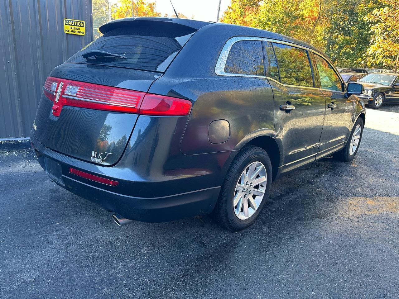 2015 Lincoln Mkt - Image 4