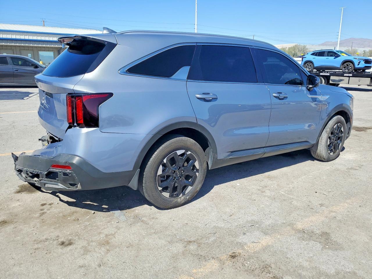 2025 Kia Sorento S - Фото 3