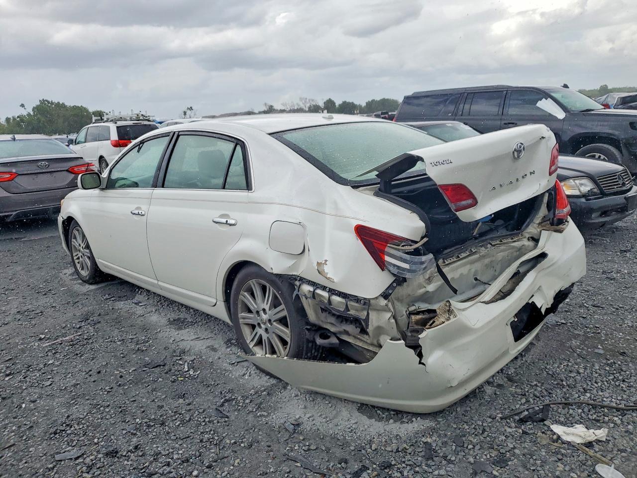 2009 Toyota Avalon Limited - Фото 2