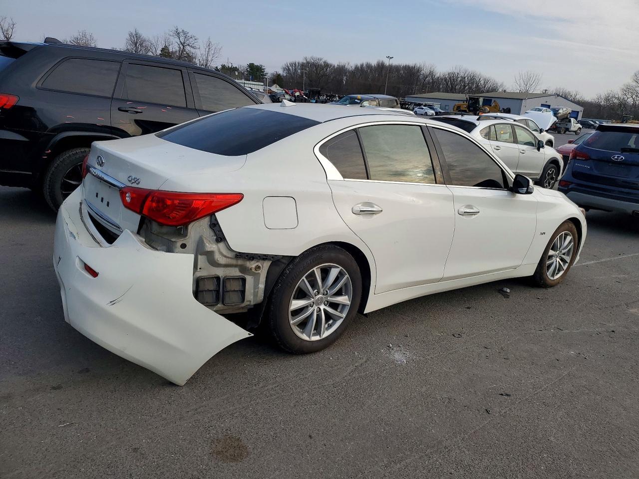 2017 Infiniti Q50 3.0T Premium - Image 3