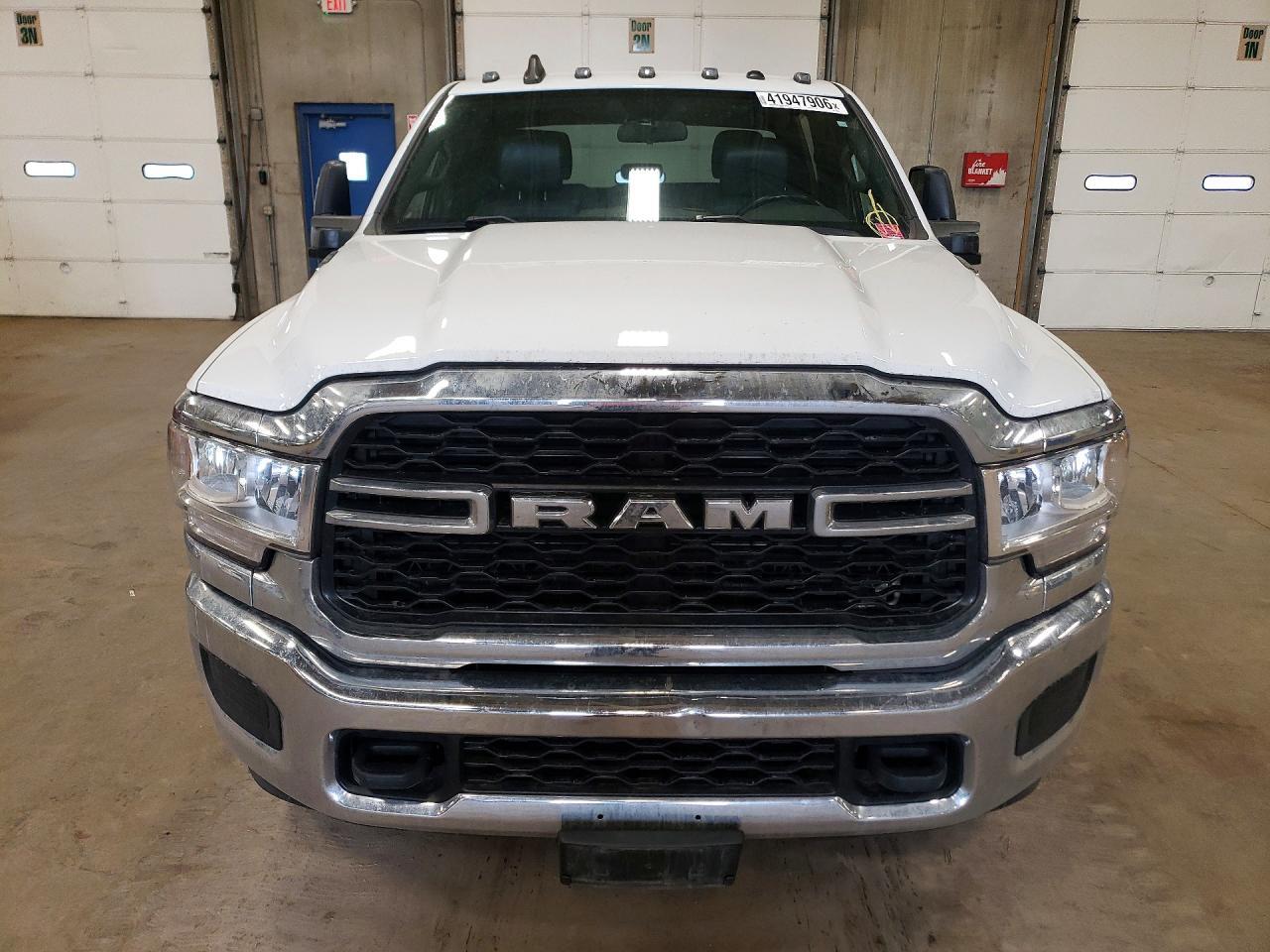 2023 Ram Trucks 2500 Tradesman - Фото 5