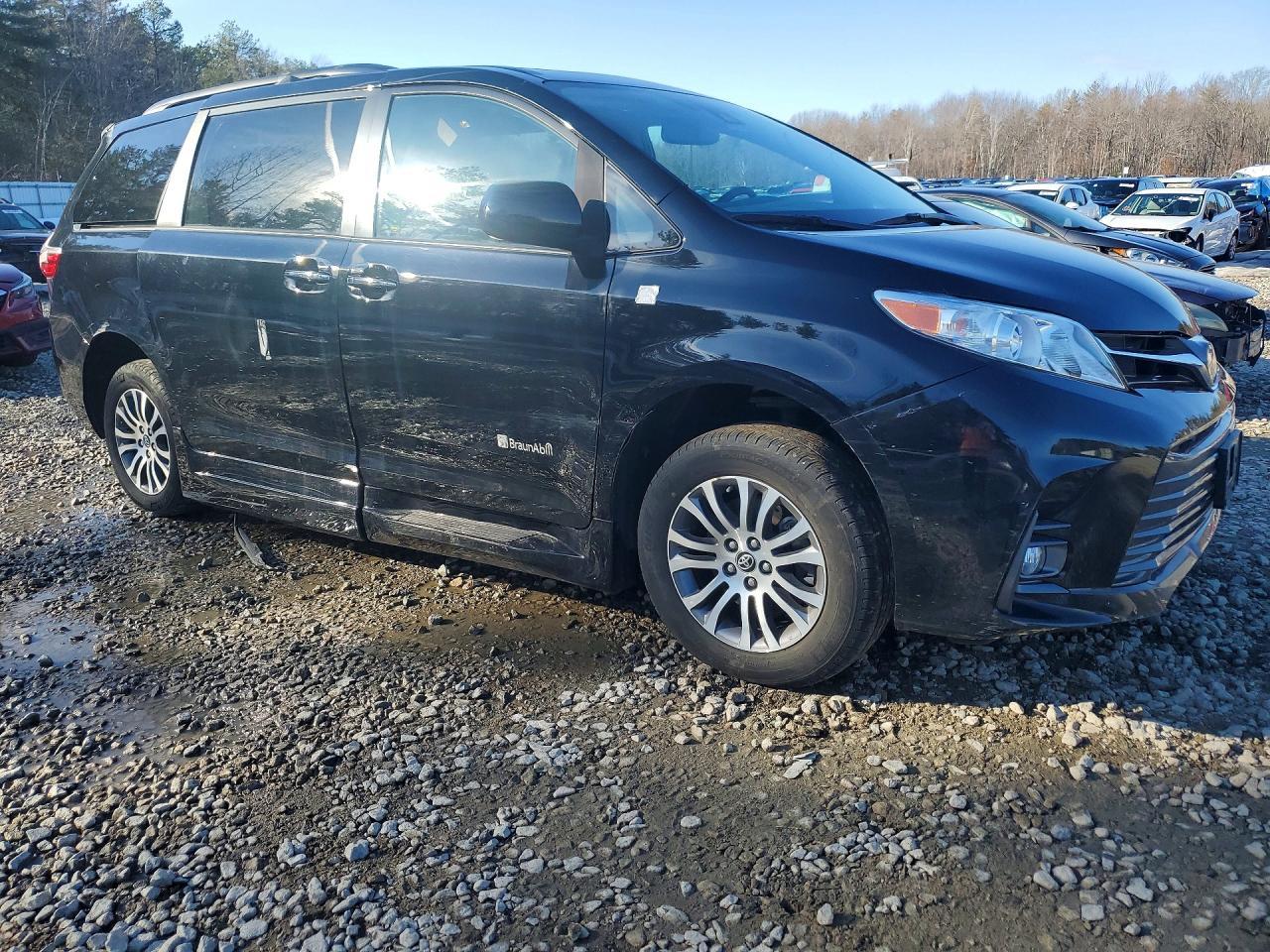 2018 Toyota Sienna Xle 8-Passenger - Фото 4