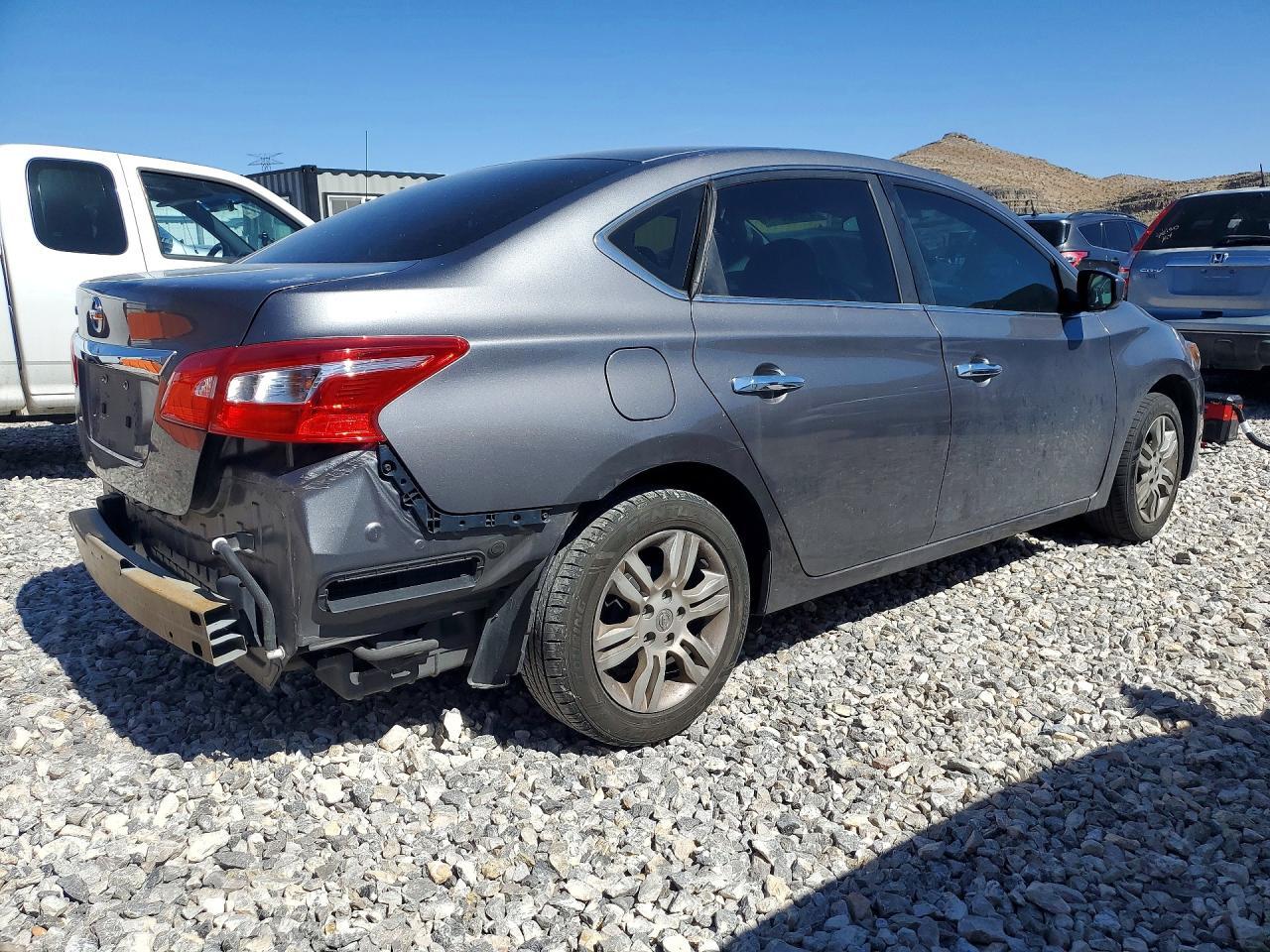 2017 Nissan Sentra S - Фото 3