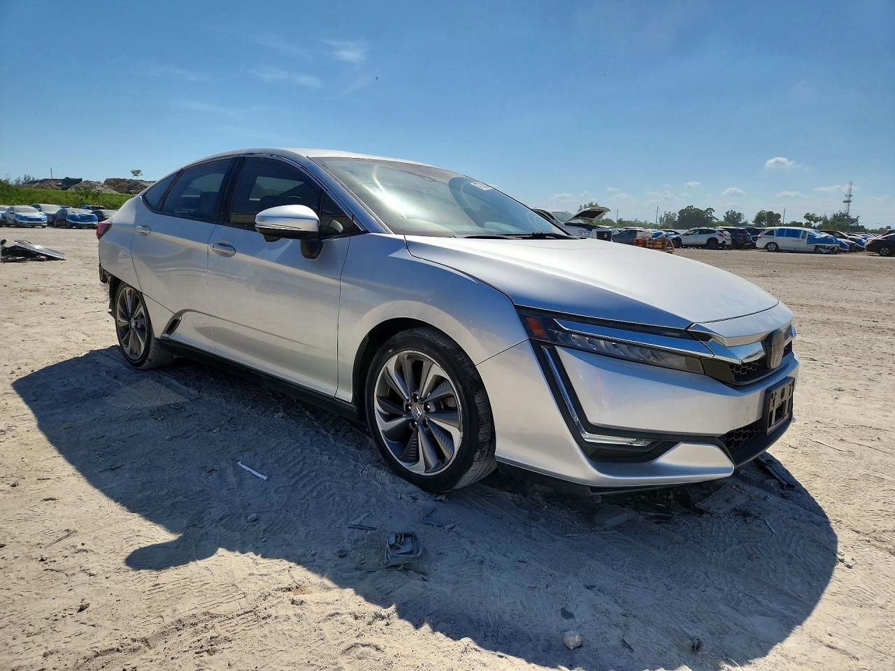 2018 Honda Clarity Touring - Image 4