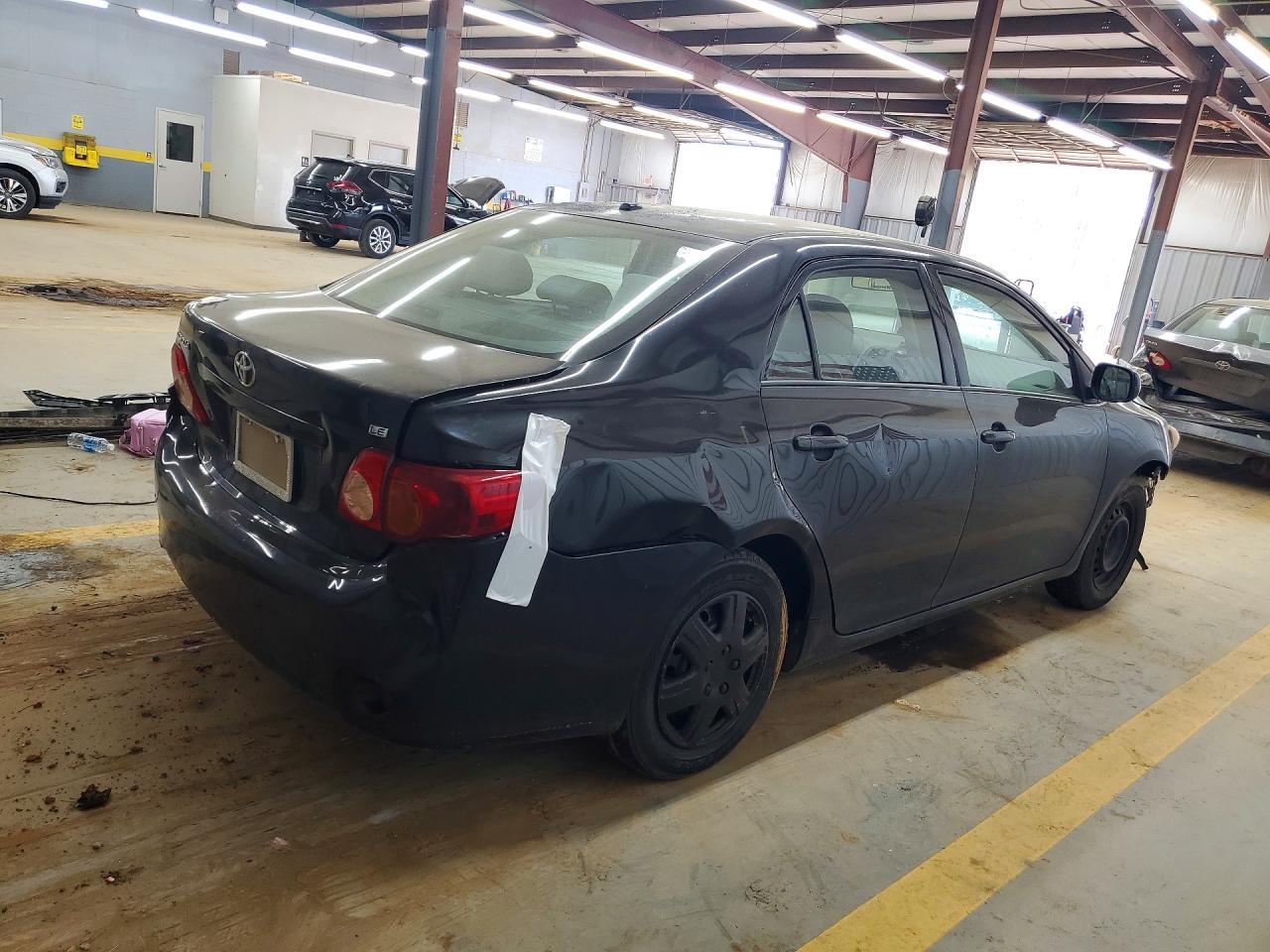 2010 Toyota Corolla Le - Фото 3