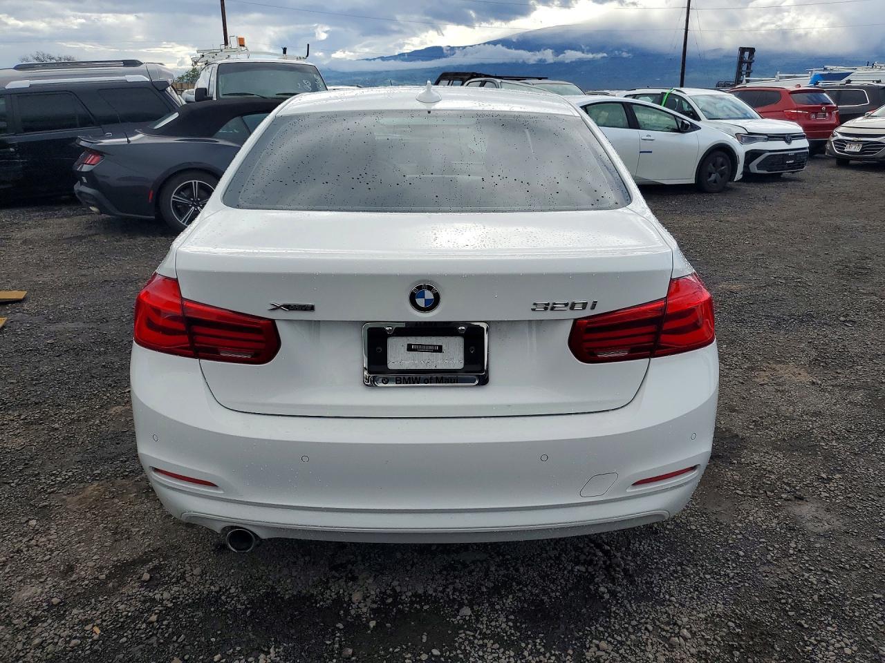 2017 BMW 320 I - Фото 6