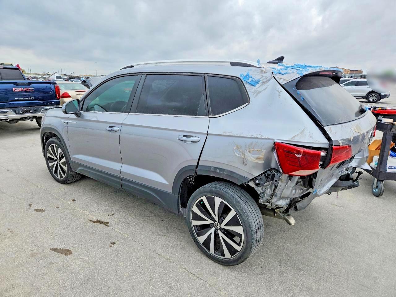 2023 Volkswagen Taos Se - Фото 2