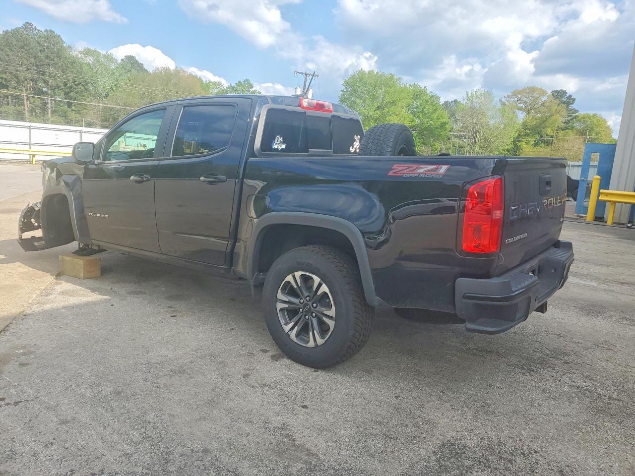 2022 Chevrolet Colorado Z71 - Image 2